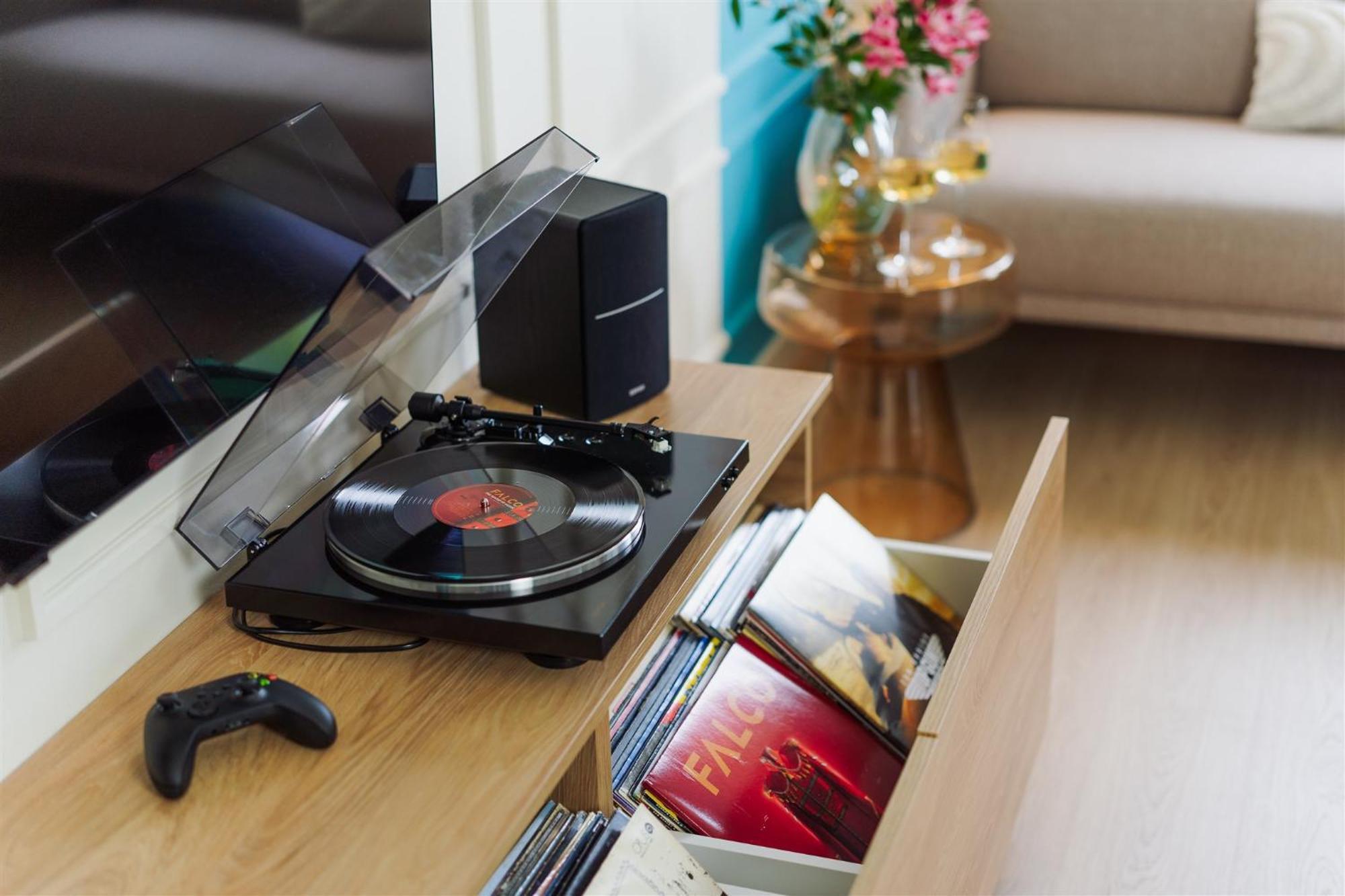 Good Vibe Studio Near Metro - Garage, Air-Conditioning, Vinyl Player Прага Екстер'єр фото